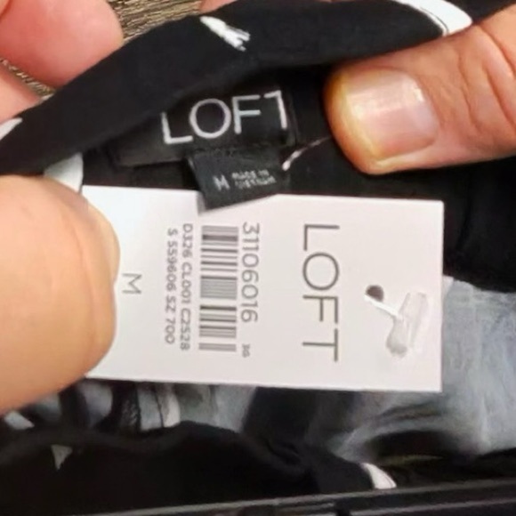 LOFT Black and White Women's Shorts - Picture 7 of 7